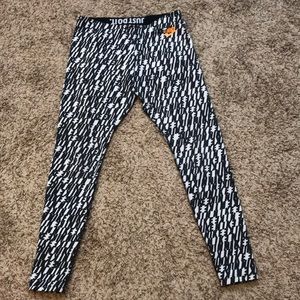 Rare Nike leggings with orange swoosh ✔️ size M